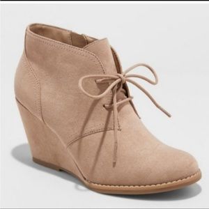 Universal Thread Taupe Wedge Bootie Size 8